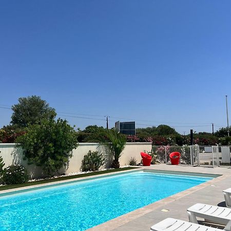 Brit Hotel Salon De Provence Esterno foto